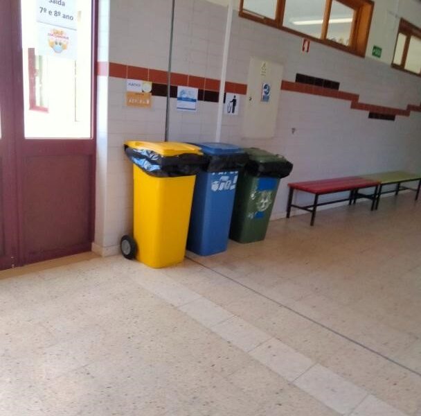 Separação do lixo na Escola Básica de Perafita